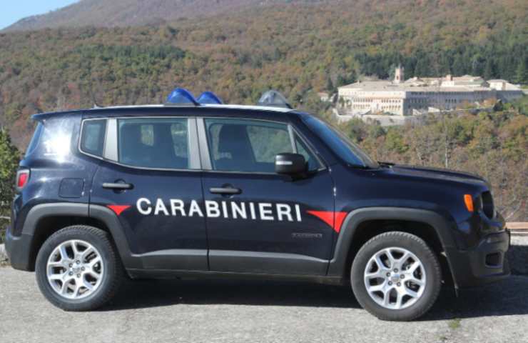 Carabinieri orrore violenza