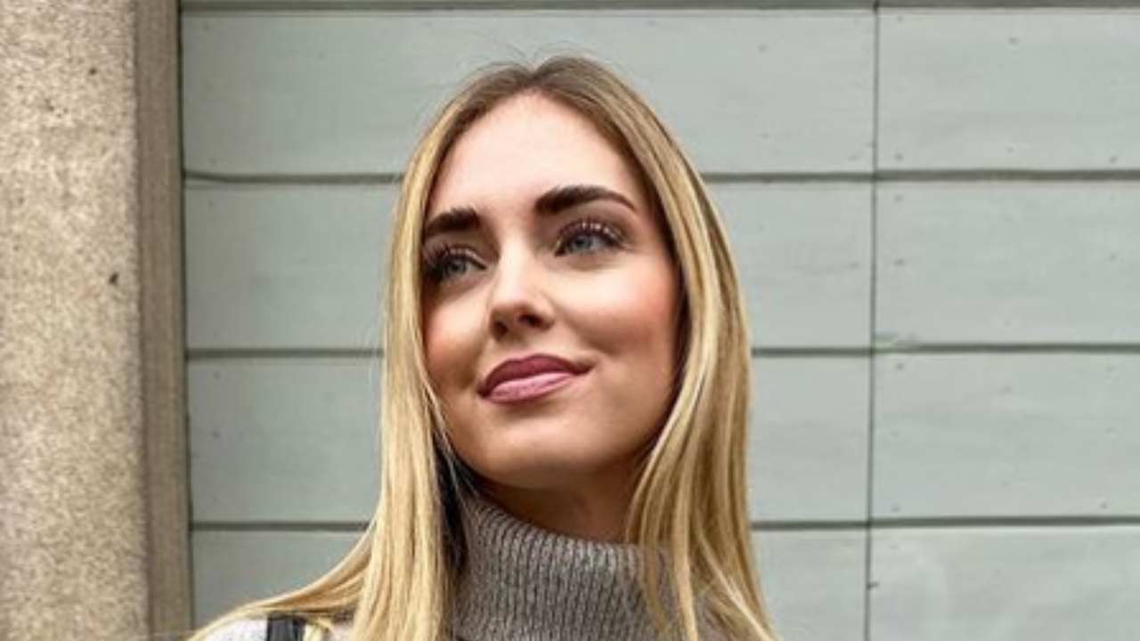 Chiara Ferragni intimo pizzo pose trasparenze