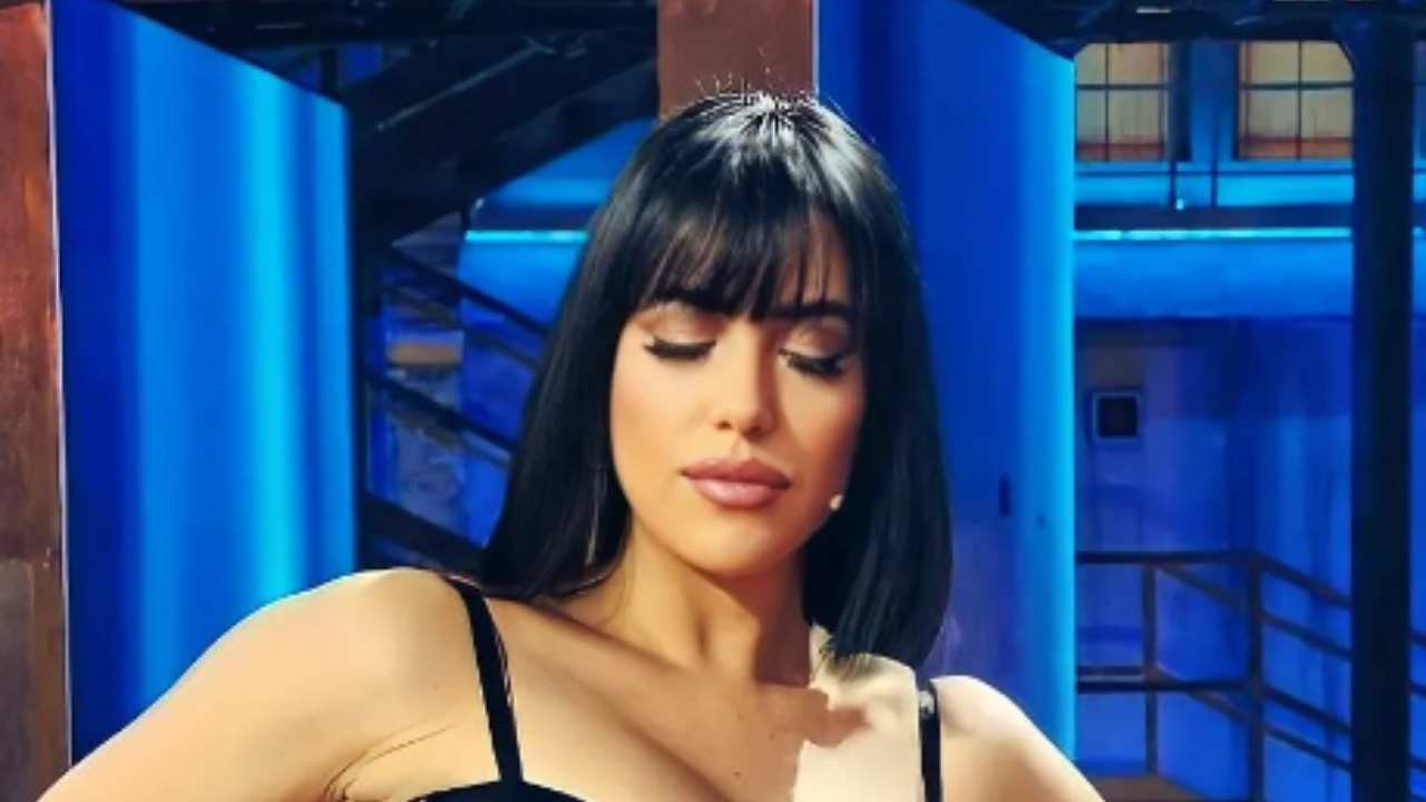 Claudia Ruggeri implode reggiseno spettacolo garantito