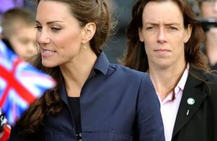 Kate Middleton donna al suo fianco