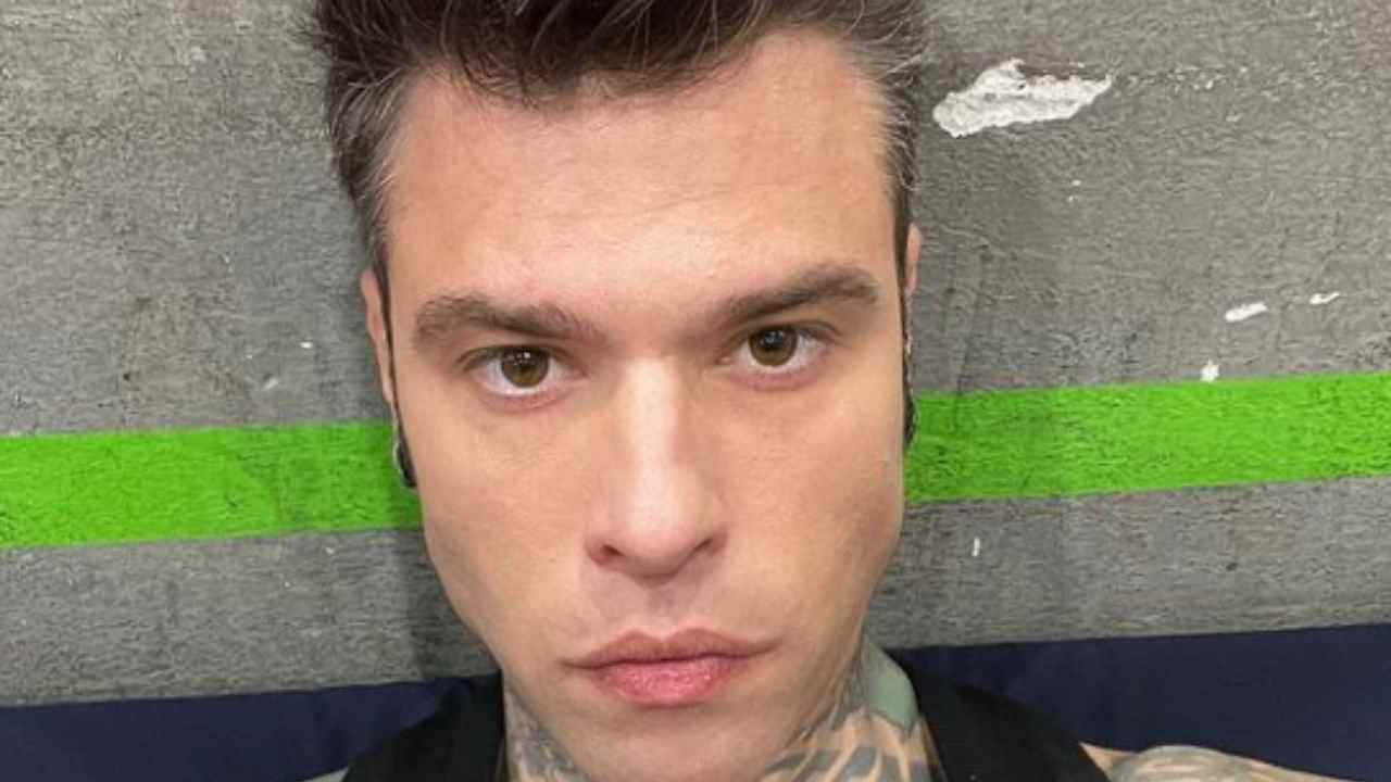 Fedez crisi mezza età gesto