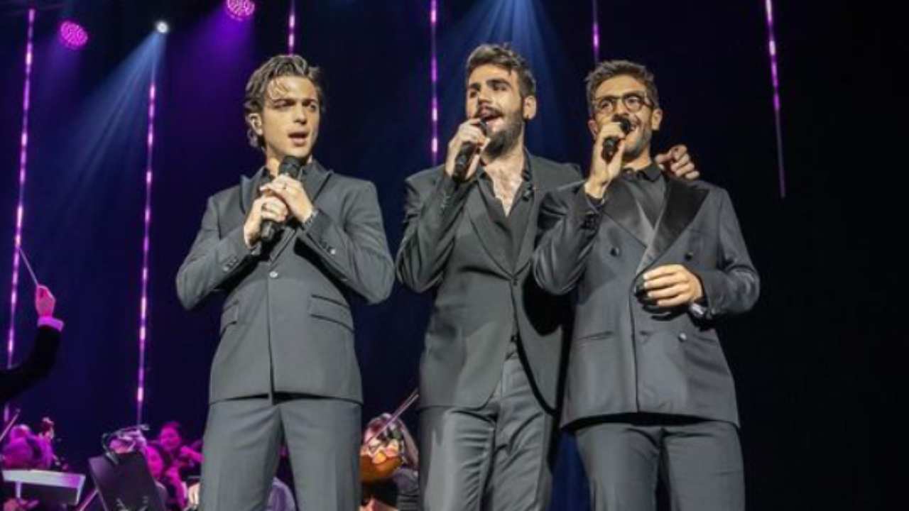 Il Volo regalo sotto albero scoperta