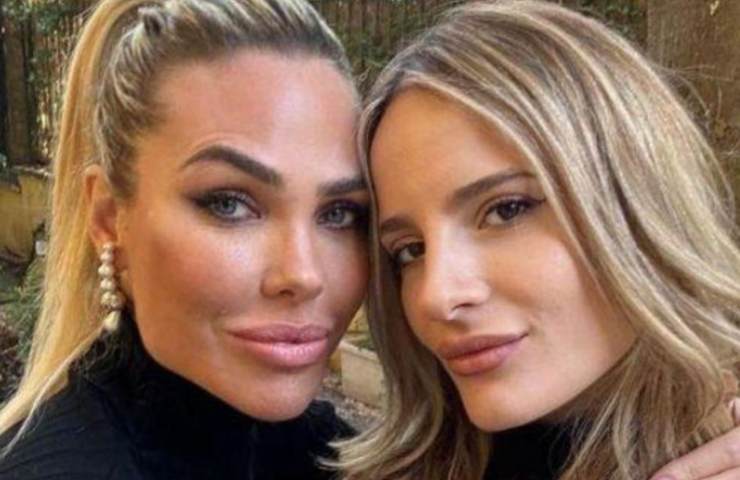 Ilary Blasi posta una storia su Instagram con il suo chirurgo