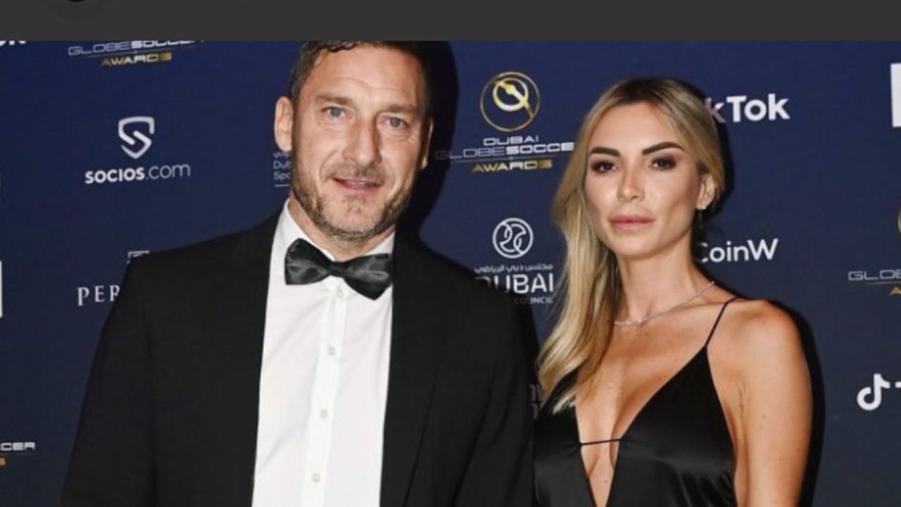 Francesco Totti e Noemi Bocchi vacanza da sceicchi