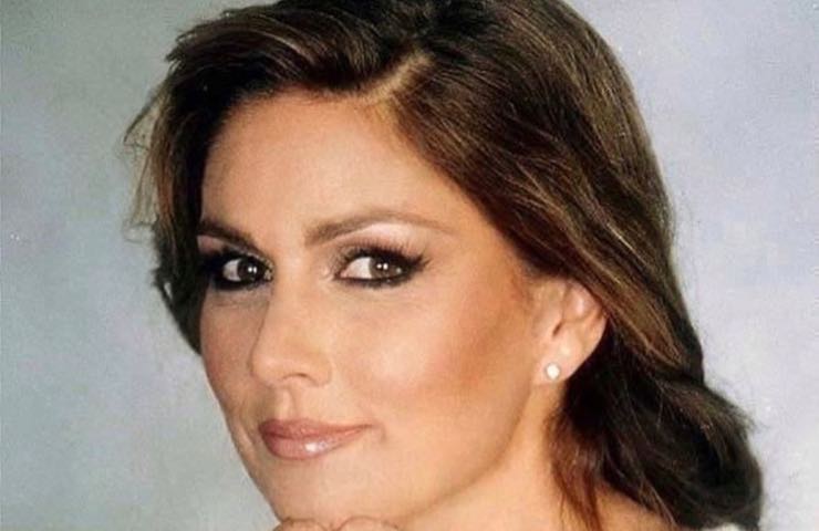 Romina Power cambio look