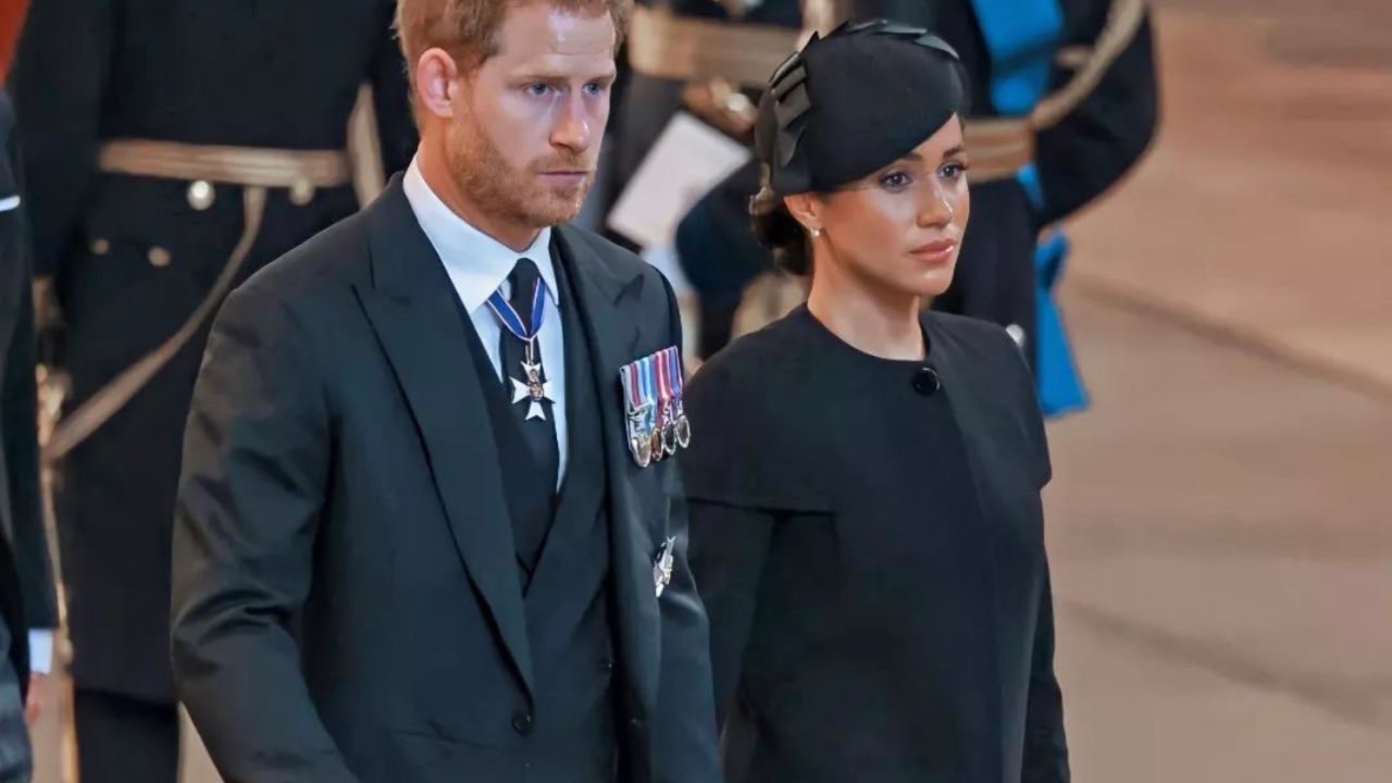 Meghan Markle e Andrea fuori dall'incoronazione